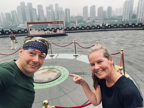 Ren&eacute; and Andrea at the Chongqing zero mile marker